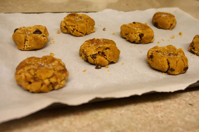 Nutella Stuffed Chocolate Chip Cookies - brown butter chocolate chip cookies with a gooey Nutella filling | www.thebatterthickens.com