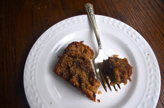 Nutella Peanut Butter Banana Bread - peanut butter banana bread swirled with Nutella | www.thebatterthickens.com