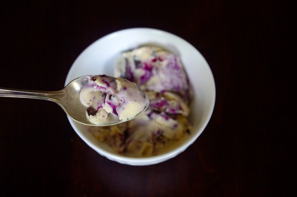 Buckeye Blueberry Swirl Ice Cream - creamy, rich peanut butter ice cream with a blueberry jam swirl, a PB&J in ice cream form #peanutbutter #icecream #churn #pbj | www.thebatterthickens.com