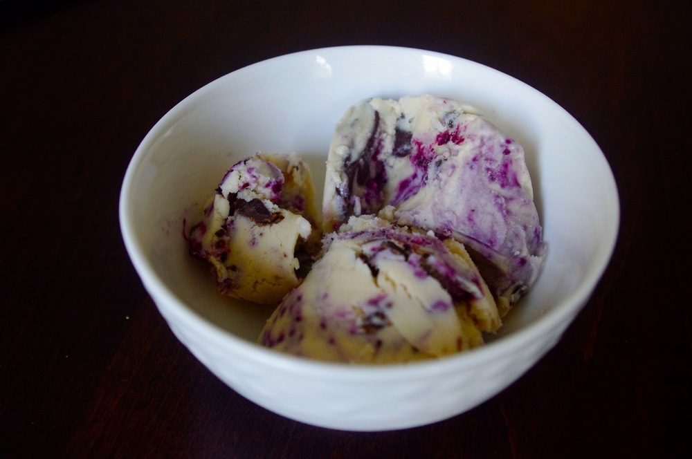 Buckeye Blueberry Swirl Ice Cream - creamy, rich peanut butter ice cream with a blueberry jam swirl, a PB&J in ice cream form #peanutbutter #icecream #churn #pbj | www.thebatterthickens.com
