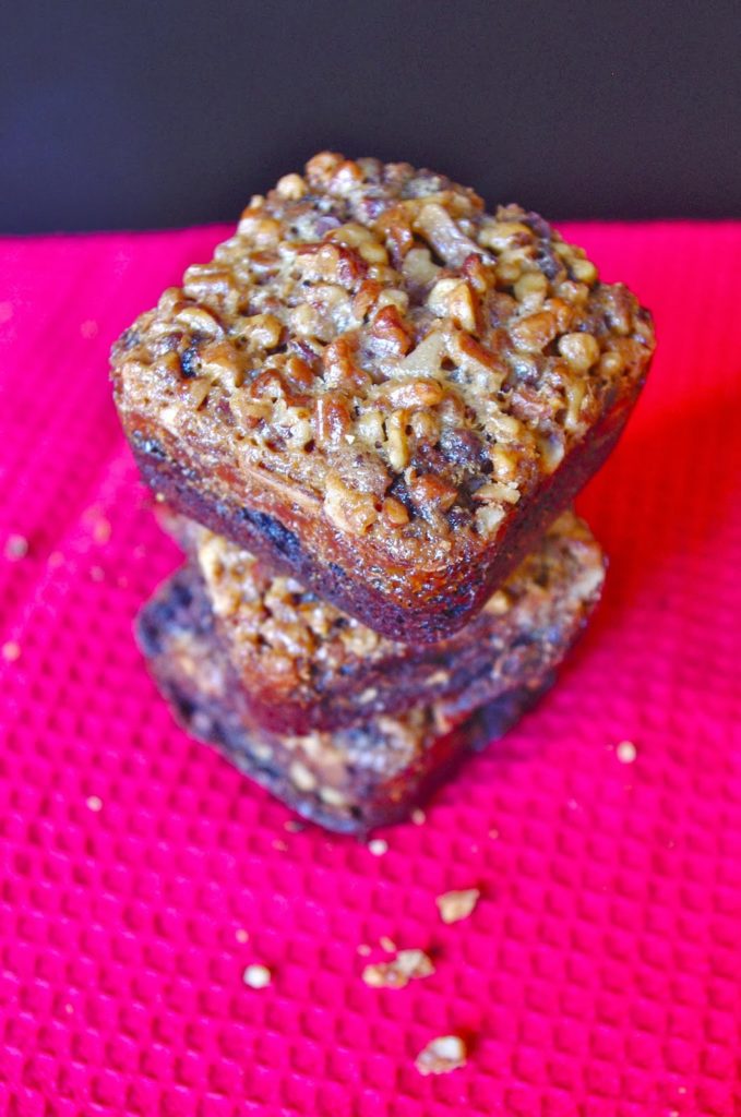 Chocolate Pecan Pie Brownies - rich dark chocolate chip brownies topped with pecan pie mix | www.thebatterthickens.com