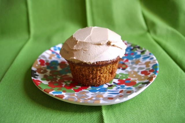 Pumpkin Biscoff Cupcakes | Moist pumpkin cupcakes with creamy Biscoff frosting. The perfect fall treat, combing two of the greatest fall flavors!