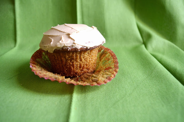 Pumpkin Biscoff Cupcakes | Moist pumpkin cupcakes with creamy Biscoff frosting. The perfect fall treat, combing two of the greatest fall flavors!