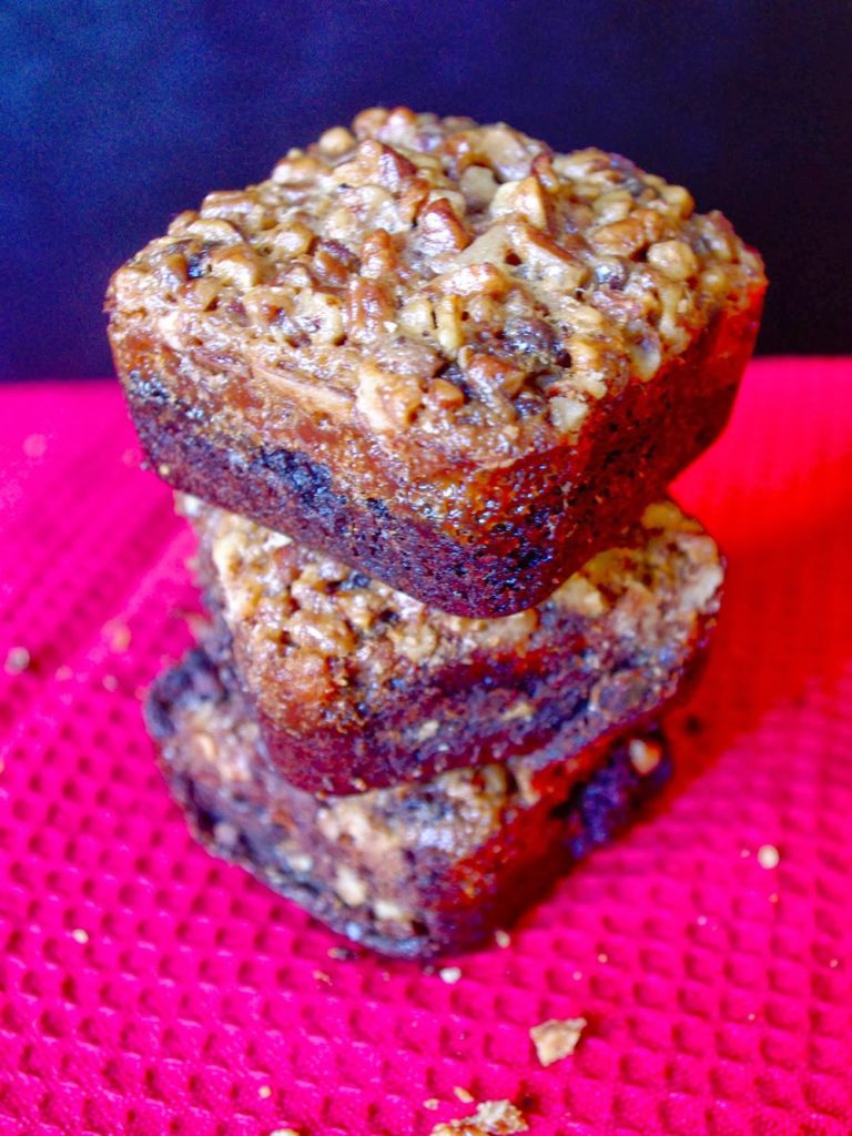 Chocolate Pecan Pie Brownies - rich dark chocolate chip brownies topped with pecan pie mix | www.thebatterthickens.com