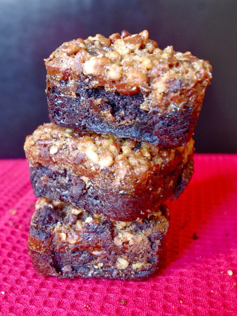 Chocolate Pecan Pie Brownies - rich dark chocolate chip brownies topped with pecan pie mix | www.thebatterthickens.com