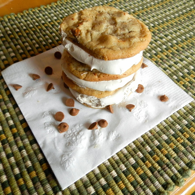 Cinnamon Maple Cool Whip Cookie Sandwiches - cinnamon chip cookie sandwiches with frozen cool whip in the middle | www.thebatterthickens.com