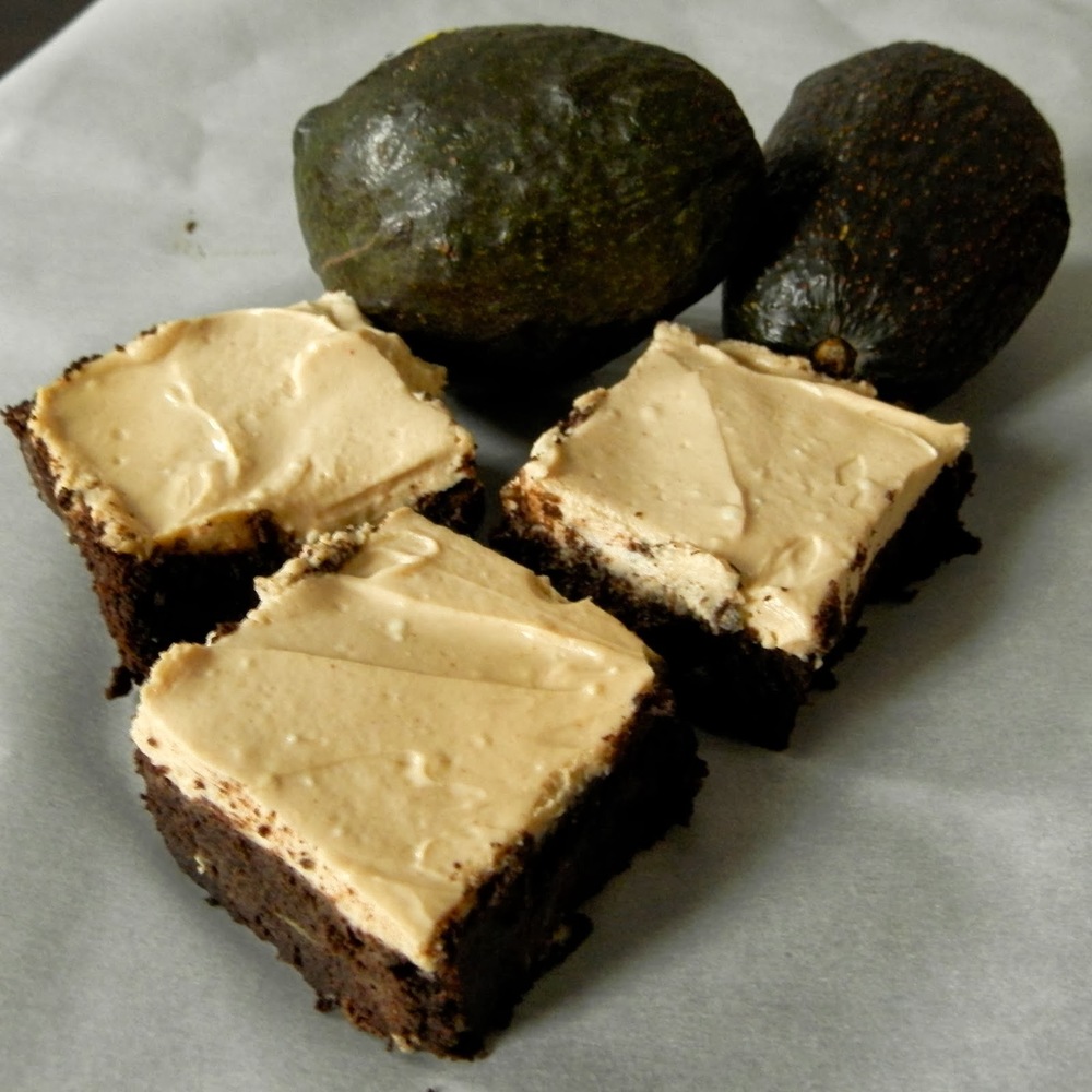 Dark Chocolate Avocado Brownies - brownies made with avocado, topped with peanut butter greek yogurt frosting | www.thebatterthickens.com