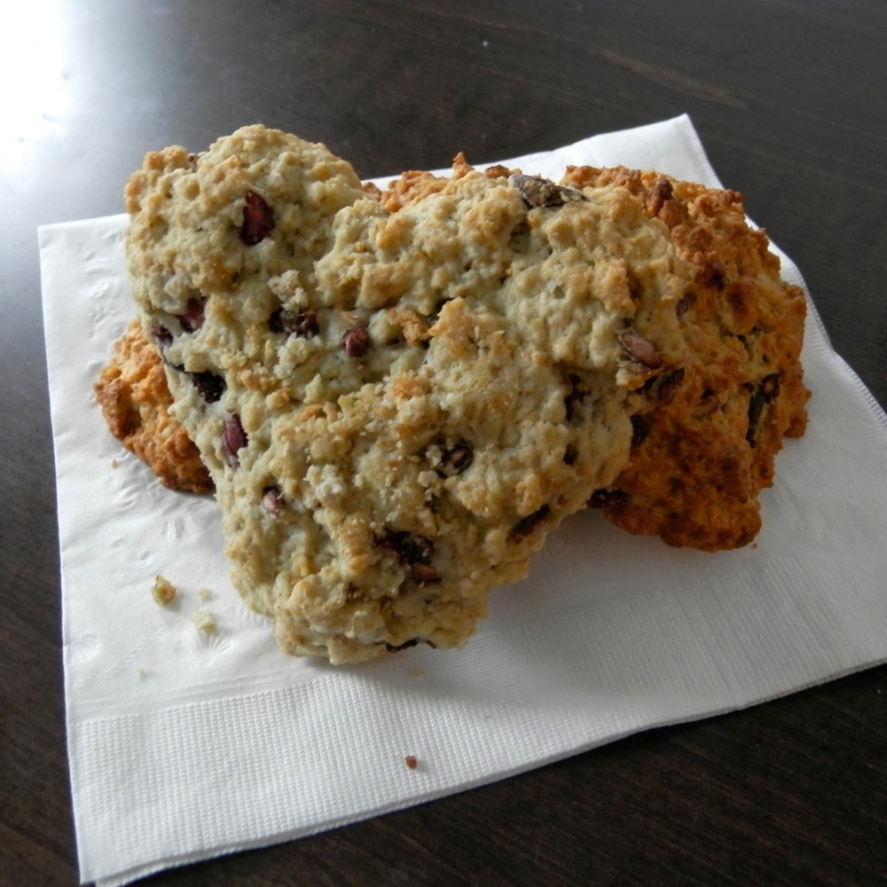 Pomegranate Dark Chocolate Scones - scones with oats, dark chocolate, and pomegranate seeds baked in a heart shape make a wholesome breakfast for someone you love | www.thebatterthickens.com