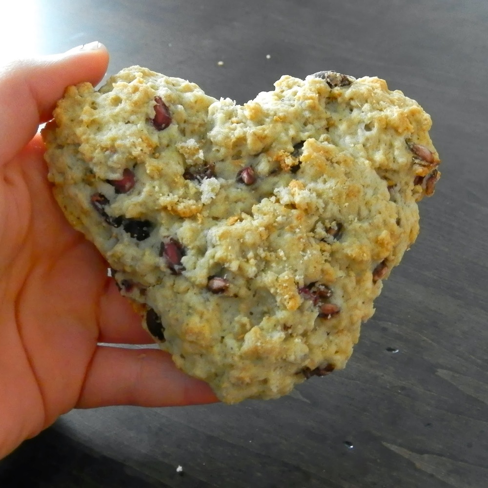 Pomegranate Dark Chocolate Scones - scones with oats, dark chocolate, and pomegranate seeds baked in a heart shape make a wholesome breakfast for someone you love | www.thebatterthickens.com