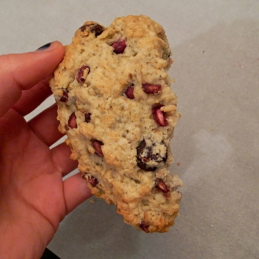 Pomegranate Dark Chocolate Scones - scones with oats, dark chocolate, and pomegranate seeds baked in a heart shape make a wholesome breakfast for someone you love | www.thebatterthickens.com