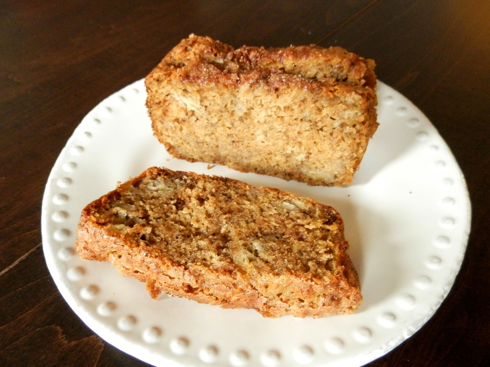 Maple Olive Oil Banana Bread - whole wheat, banana, olive oil, and maple syrup make this a wholesome and tasty breakfast treat #bananabread | www.thebatterthickens.com