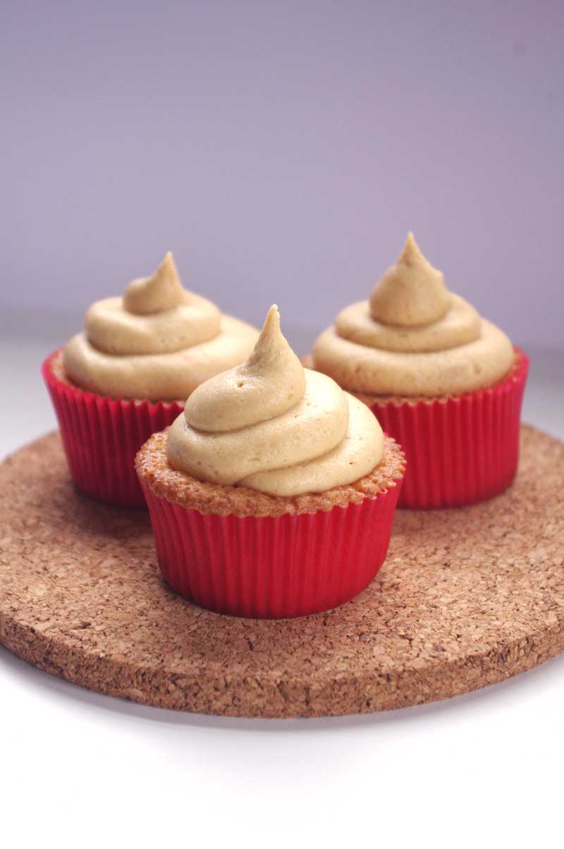 Ritz Cracker Cupcakes -- with peanut butter frosting and nutella filling, these cupcakes are your after school snack dreams brought to life | www.thebatterthickens.com