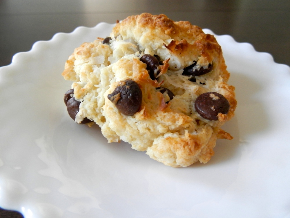 Coconut Chocolate Chip Scones - coconut oil replaces butter to give these scones a subtly sweet coconut flavor #coconut #coconutoil #scones #breakfast | www.thebatterthickens.com