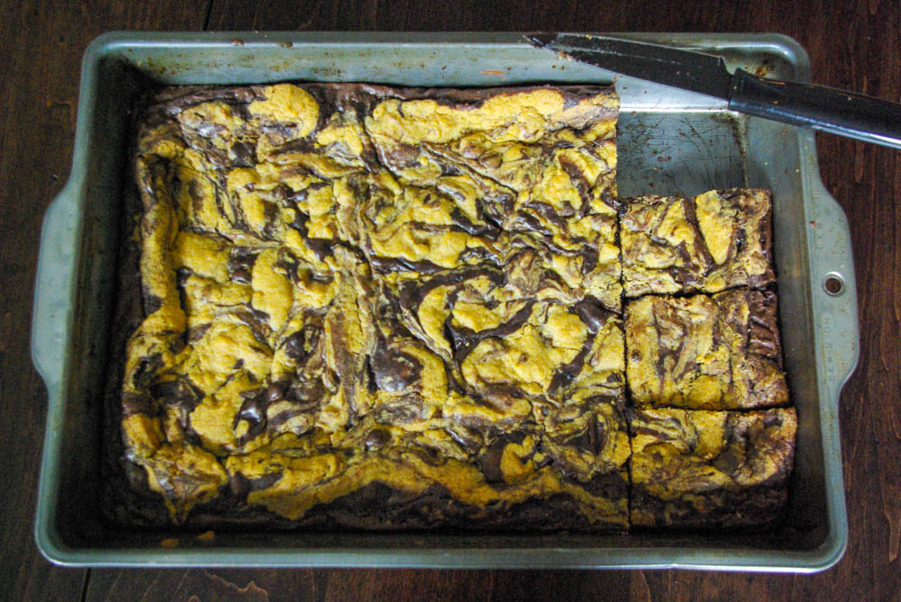 Pumpkin Cookie Swirled Brownies are brownies swirled with pumpkin cinnamon chip cookie dough - www.thebatterthickens.com