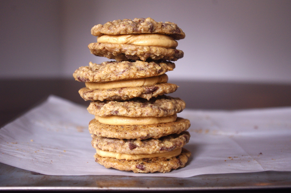 oatmeal sandwich cookies with peanut butter filling