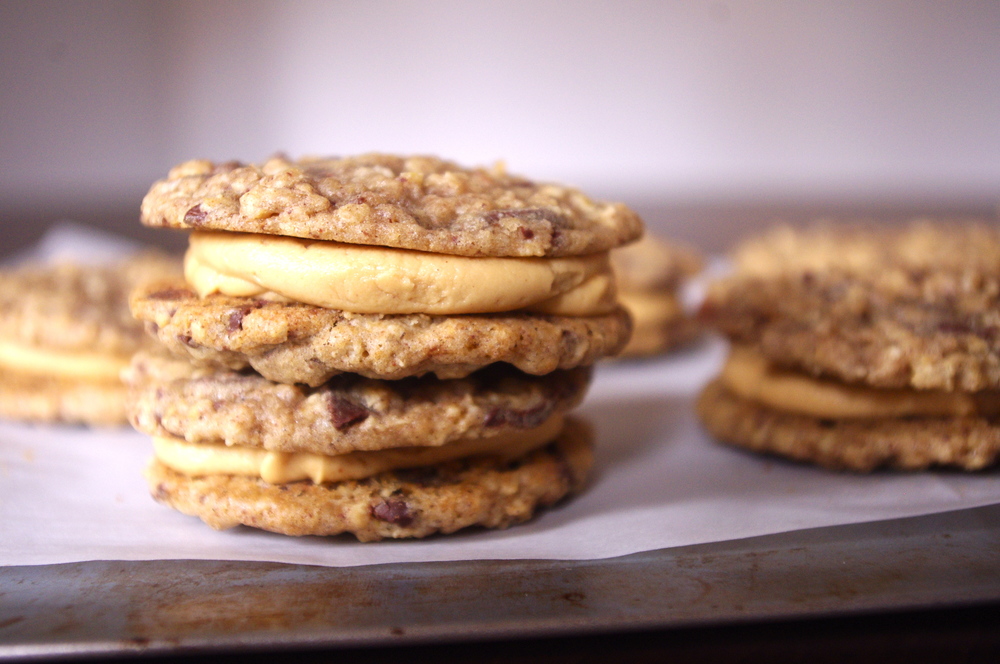 oatmeal sandwich cookies with peanut butter filling