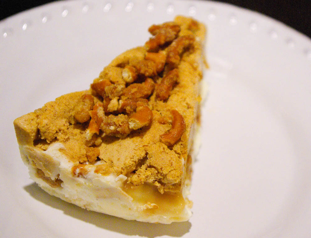 Pumpkin Pie Ice Cream Cake with Jeni's Ice Cream and Milk Bar Graham Cracker Crumb - www.thebatterthickens.com