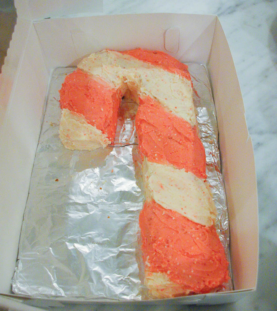 Red Velvet Peppermint Candy Cane Cake - www.thebatterthickens.com