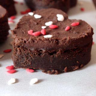 Orange Dark Chocolate Brownies - the classic flavor combo of orange + chocolate goes to indulgent new levels | www.thebatterthickens.com