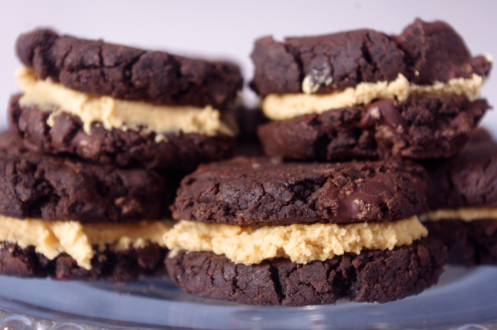 Mole chocolate cookie sandwiches