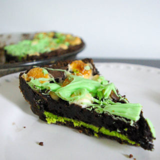 Momofuku Grasshopper Pie | www.thebatterthickens.com