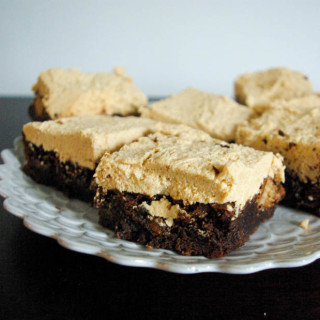 Kit Kat Brownies | www.thebatterthickens.com