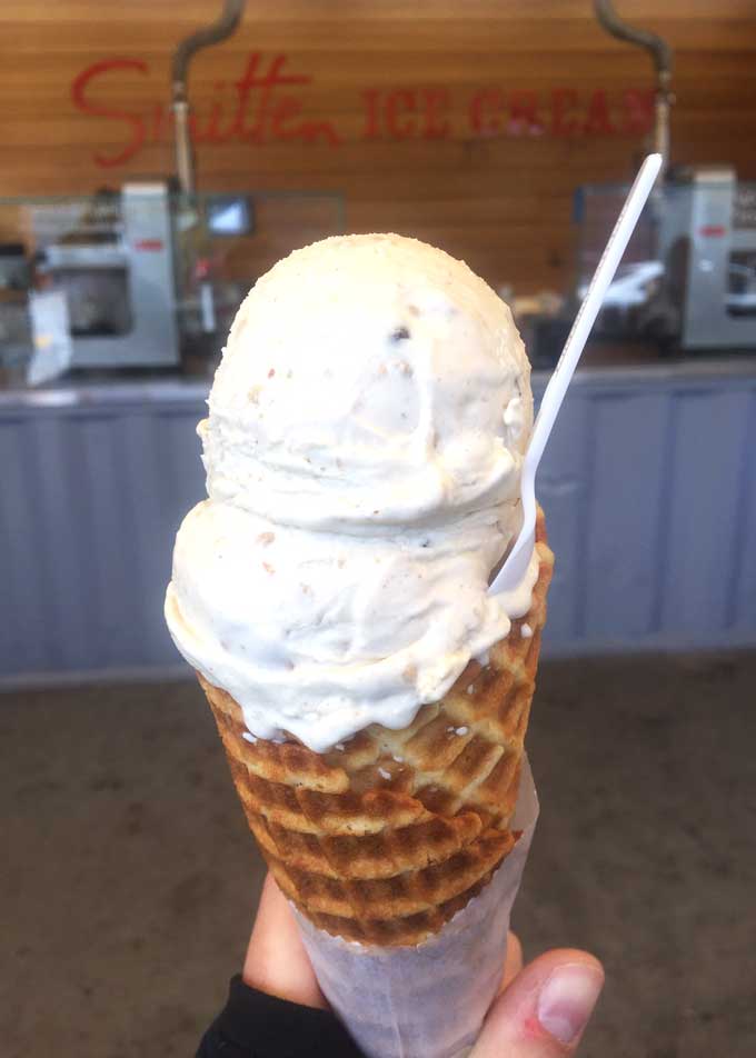 Smitten Ice Cream Cookie Dough With Pretzels and Chocolate Chips | Best Ice Cream in California | www.thebatterthickens.com