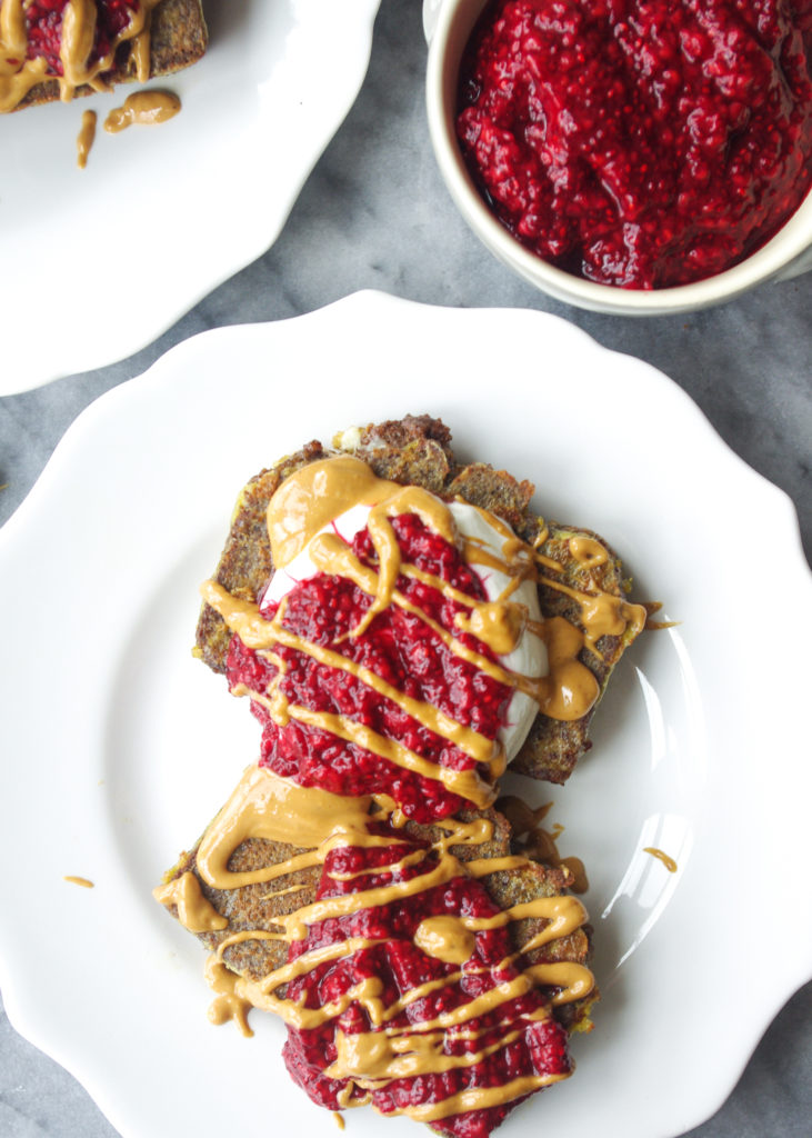 Paleo Bread French Toast - an indulgent, delicious gluten-free french toast recipe with no added sugar #paleo #glutenfree #frenchtoast #noaddedsugar | www.thebatterthickens.com