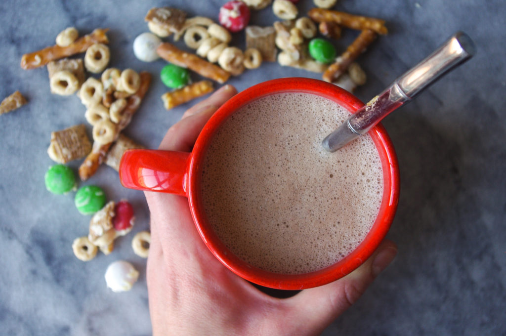 Healthy Hot Chocolate Recipe - indulge your hot cocoa cravings while giving your body the gift of nourishing fats, vitamins, and antioxidants! #ketofriendly #noaddedsugar #hotchocolate | www.thebatterthickens.com