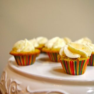 Lemon Pistachio Cupcakes - light pistachio cake with a bright lemon frosting | www.thebatterthickens.com