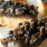 Gourmet Samoa Bars - shrortbread cookies covered in chocolate crumb and coconut caramel sauce #samoa #shortbread #caramel | www.thebatterthickens.com