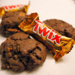 Twix Cookies - chocolate cookie with peanut butter chunks and Twix bar | www.thebatterthickens.com