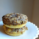 Baked Cinnamon Crumb Donuts - www.thebatterthickens.com