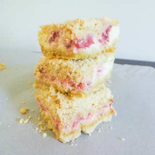 Strawberry Cheesecake Crumb Bars