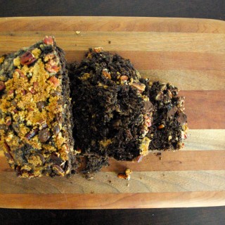 Best Ever Chocolate Zucchini Bread with a peanut butter and pecan streusel topping OMG | www.thebatterthickens.com