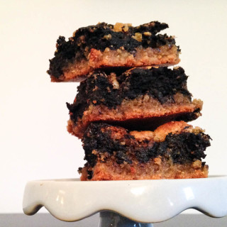 Banana Chocolate Swirl Blondies | www.thebatterthickens.com