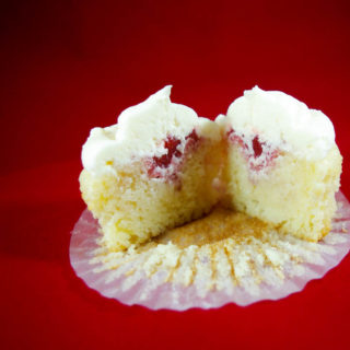 Strawberry Champagne Cupcakes | The Batter Thickens