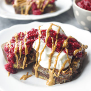 Paleo Bread French Toast - an indulgent, delicious gluten-free french toast recipe with no added sugar #paleo #glutenfree #frenchtoast #noaddedsugar | www.thebatterthickens.com